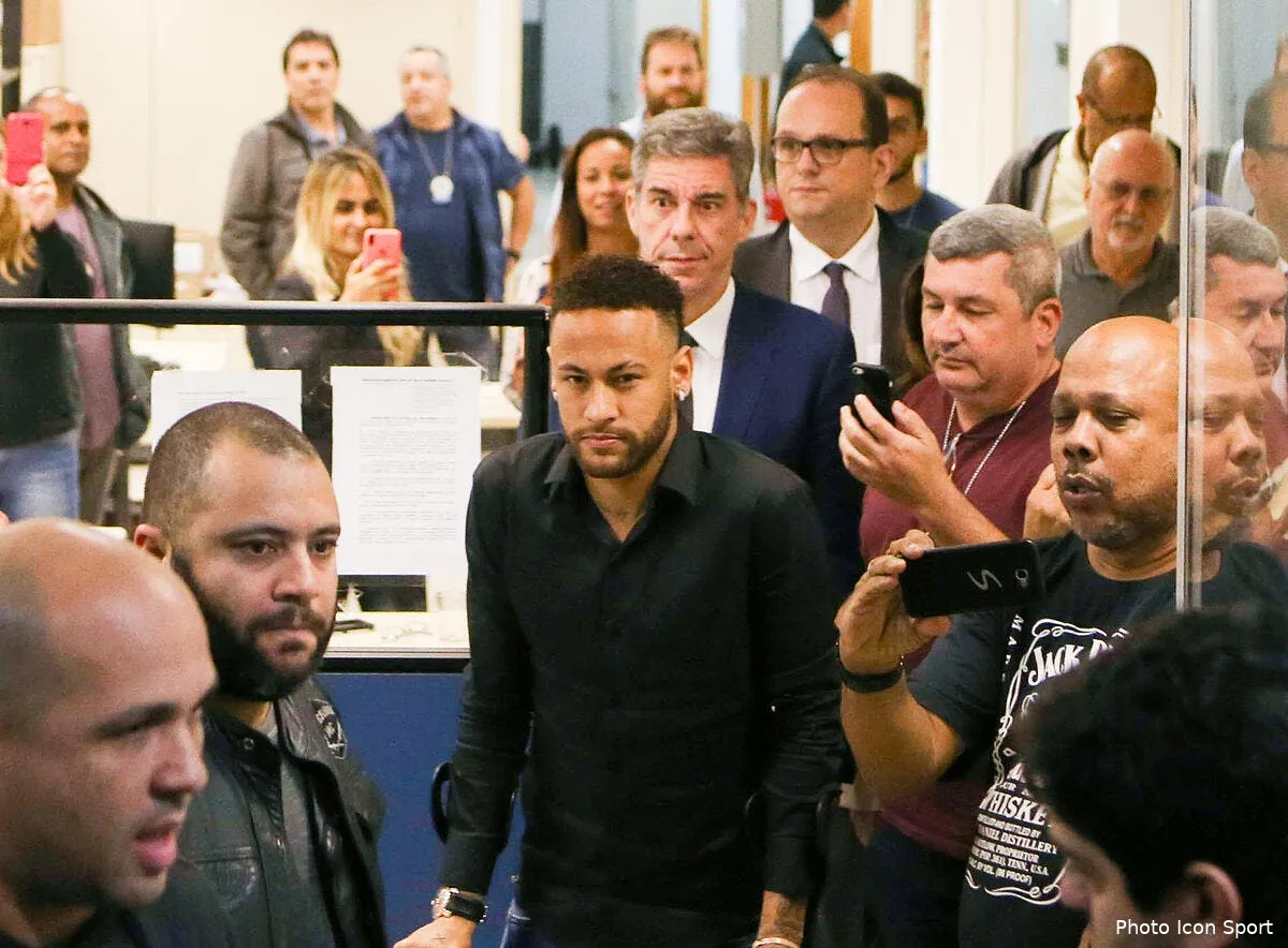 affaire neymar le verdict de l enquete policiere est tombe icon est 060619 45 09260033