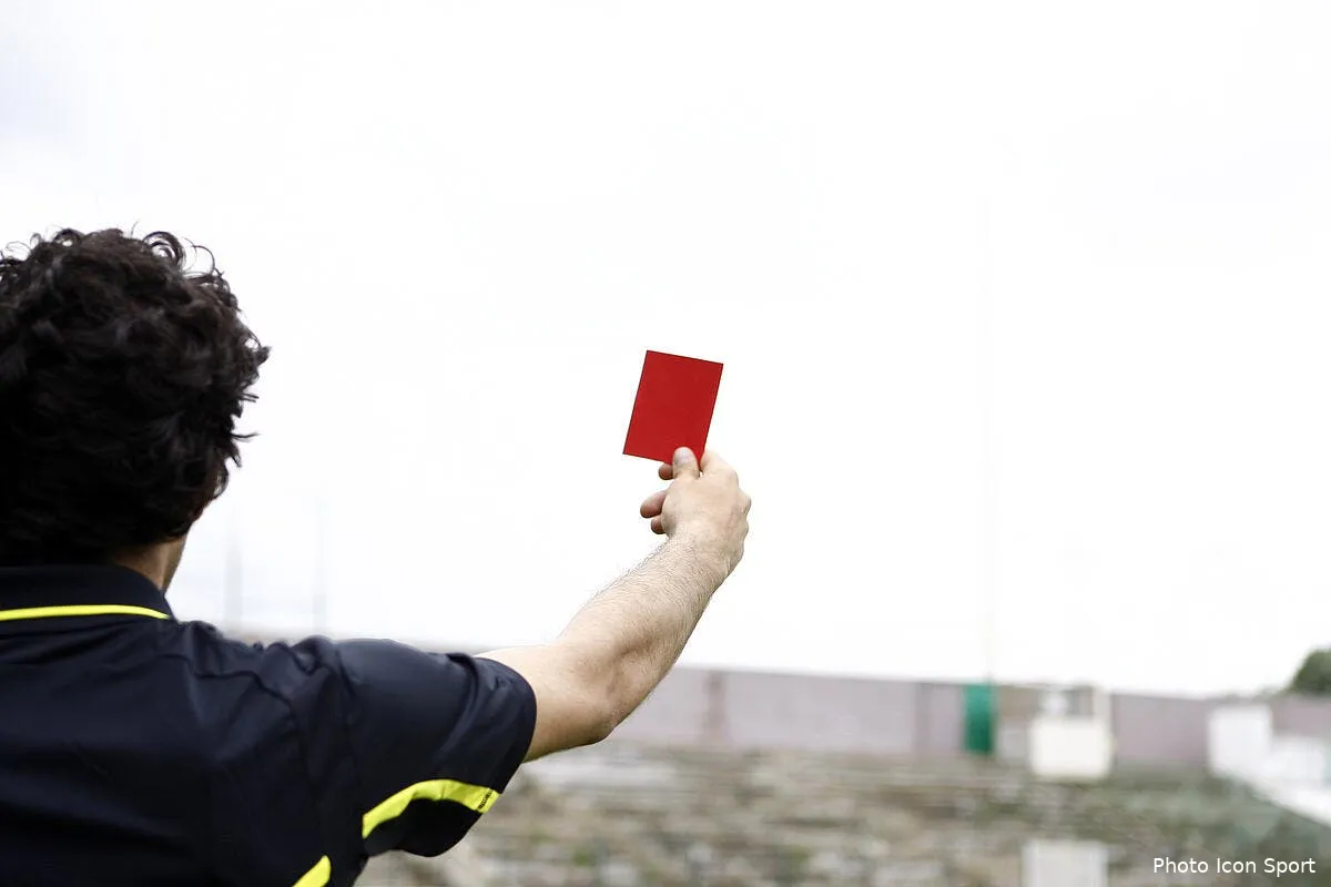 al kamali voit deja rouge avec l ol iconsport noe 250510 01 55 132879