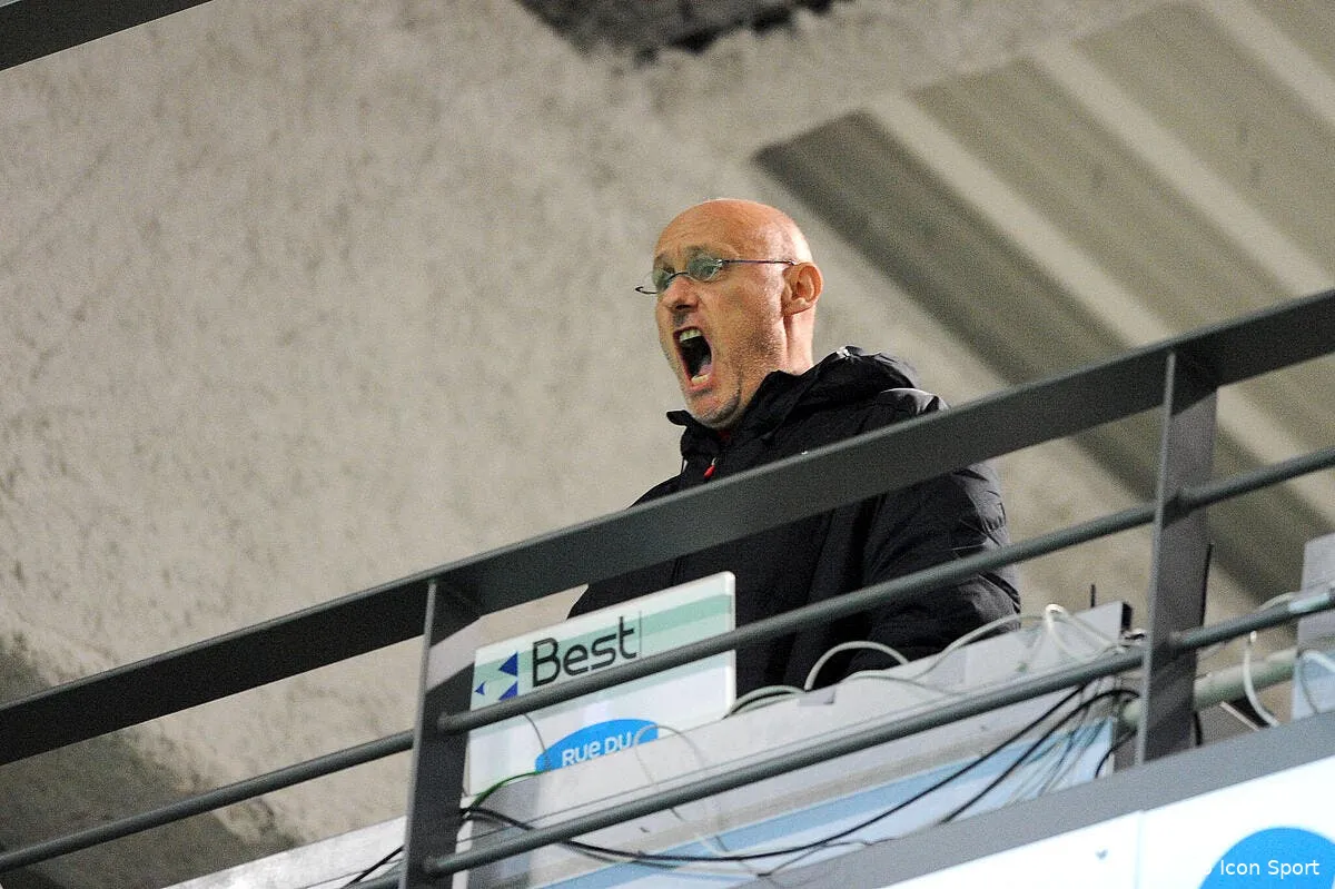 al khelaifi se fait traiter de bouffon qu il faut virer par laporte iconsport jpt 031014 05 2299029