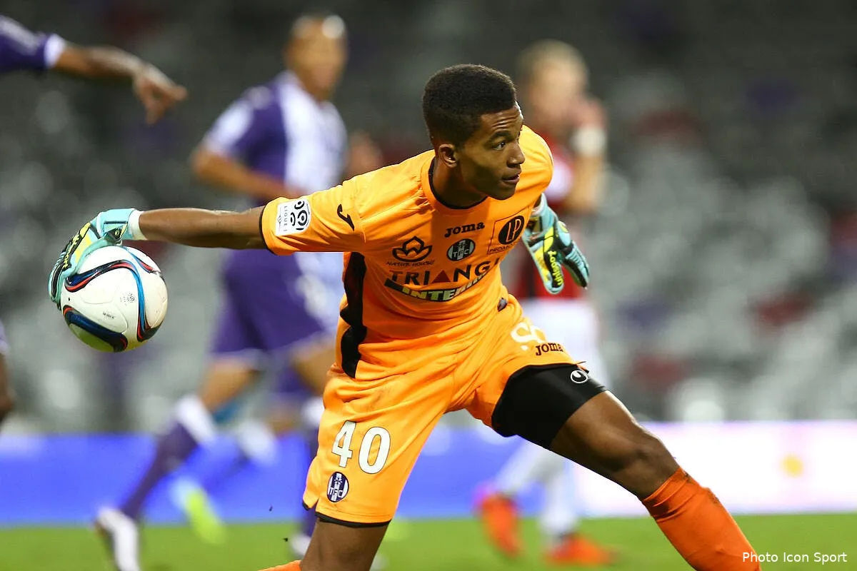alban lafont le nouveau phenomene du tfc qui bat un record iconsport blo 281115 02 02126725