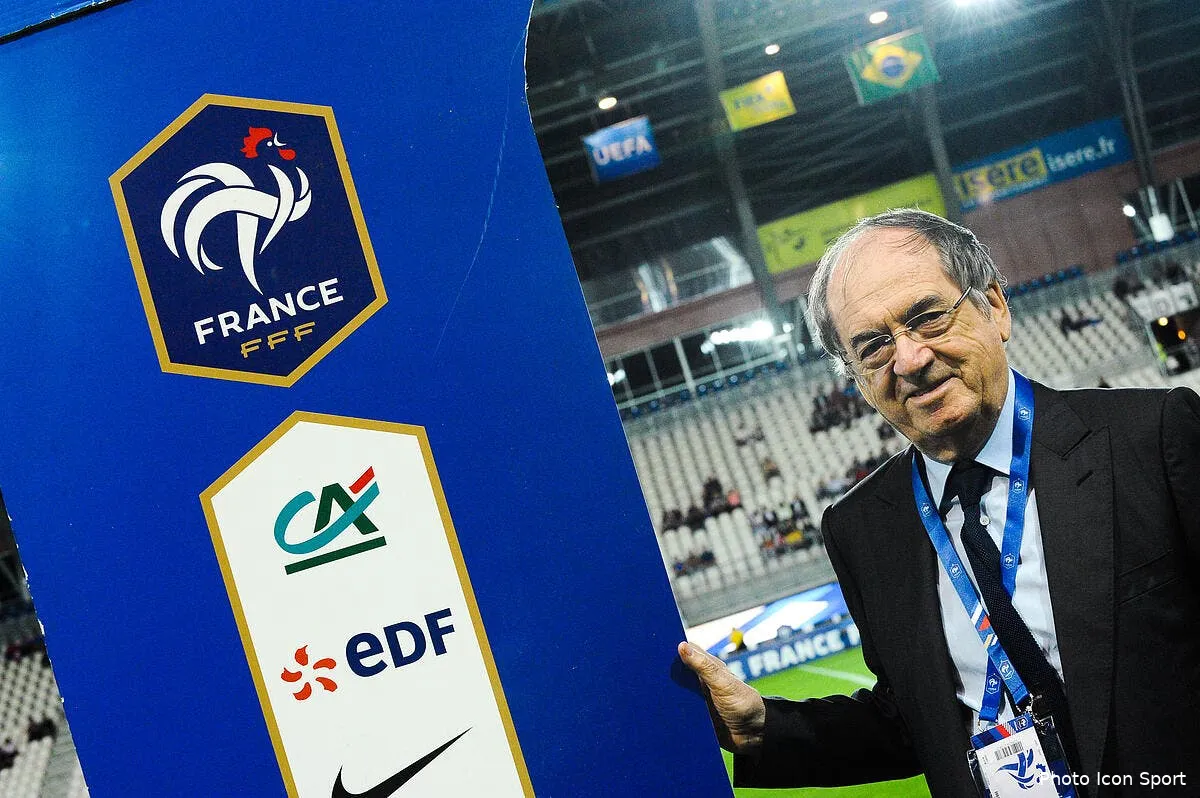 algerie france une affiche qui commence a agacer le graet iconsport jpt 160916 08 06158064