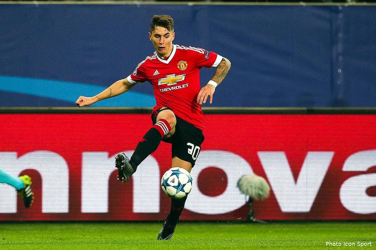 all varela renvoye a man utd a cause d un tatouage iconsport bpi 081215 08 04181160