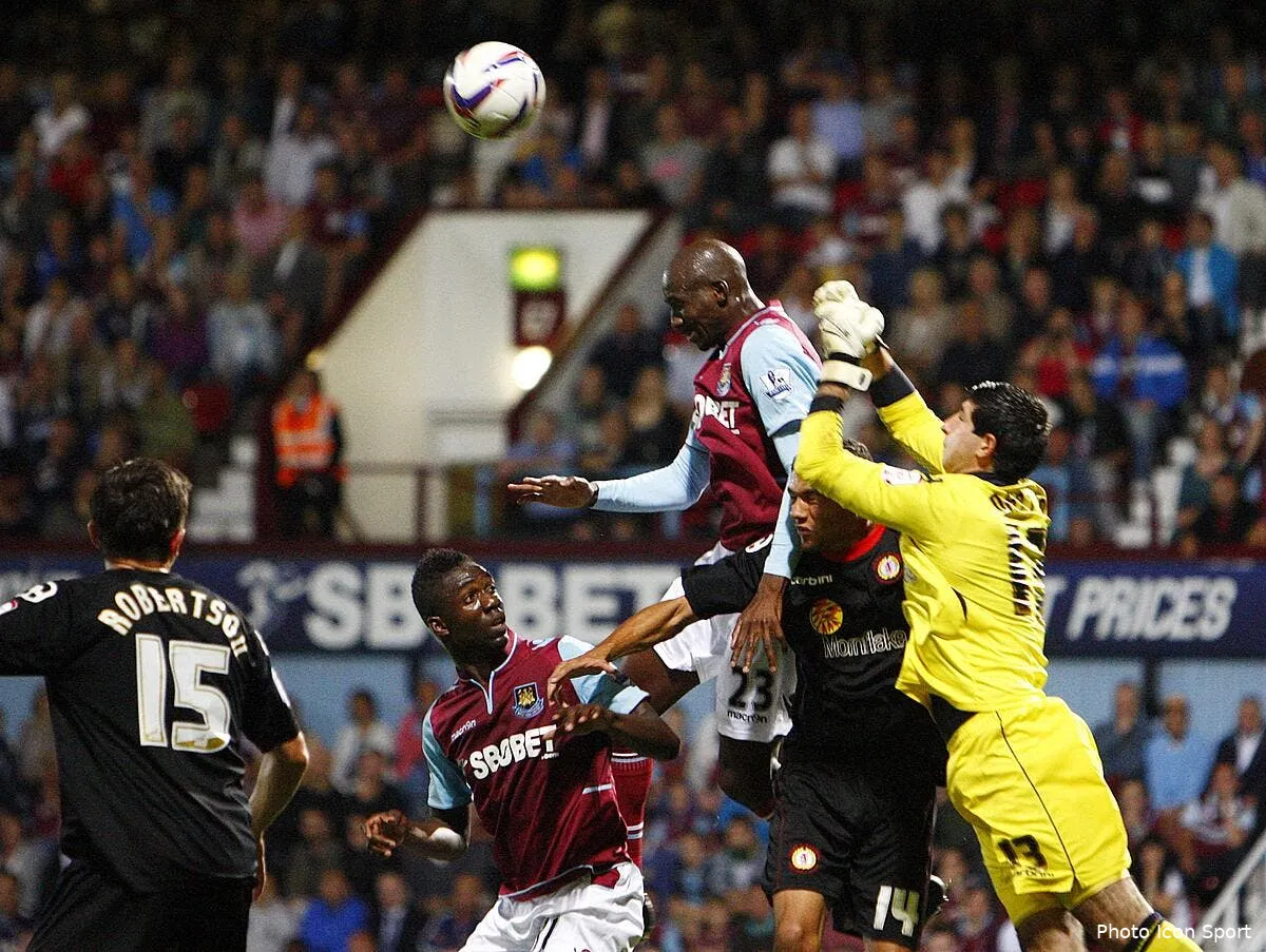 alou diarra pense s etre fait rouler en quittant l om pour west ham iconsport acp 280812 02 0248207