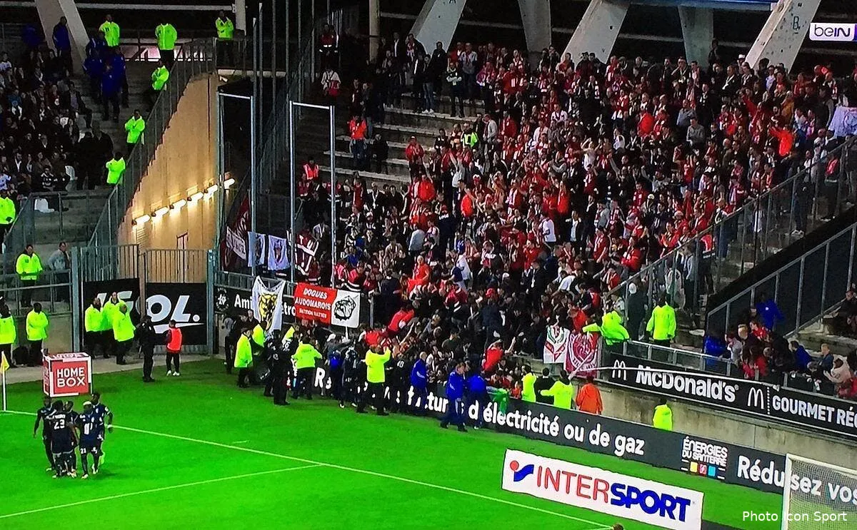 amiens lille 3 blesses graves le match definitivement arrete dk c8yewaaau3hn195083