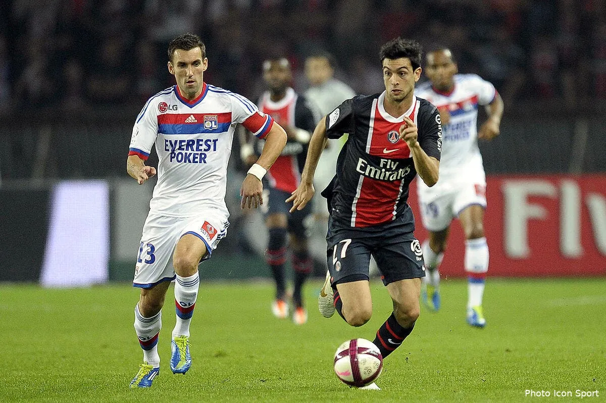 ancelotti se frotte les mains d accueillir reveillere au psg iconsport per 021011 201 0638510