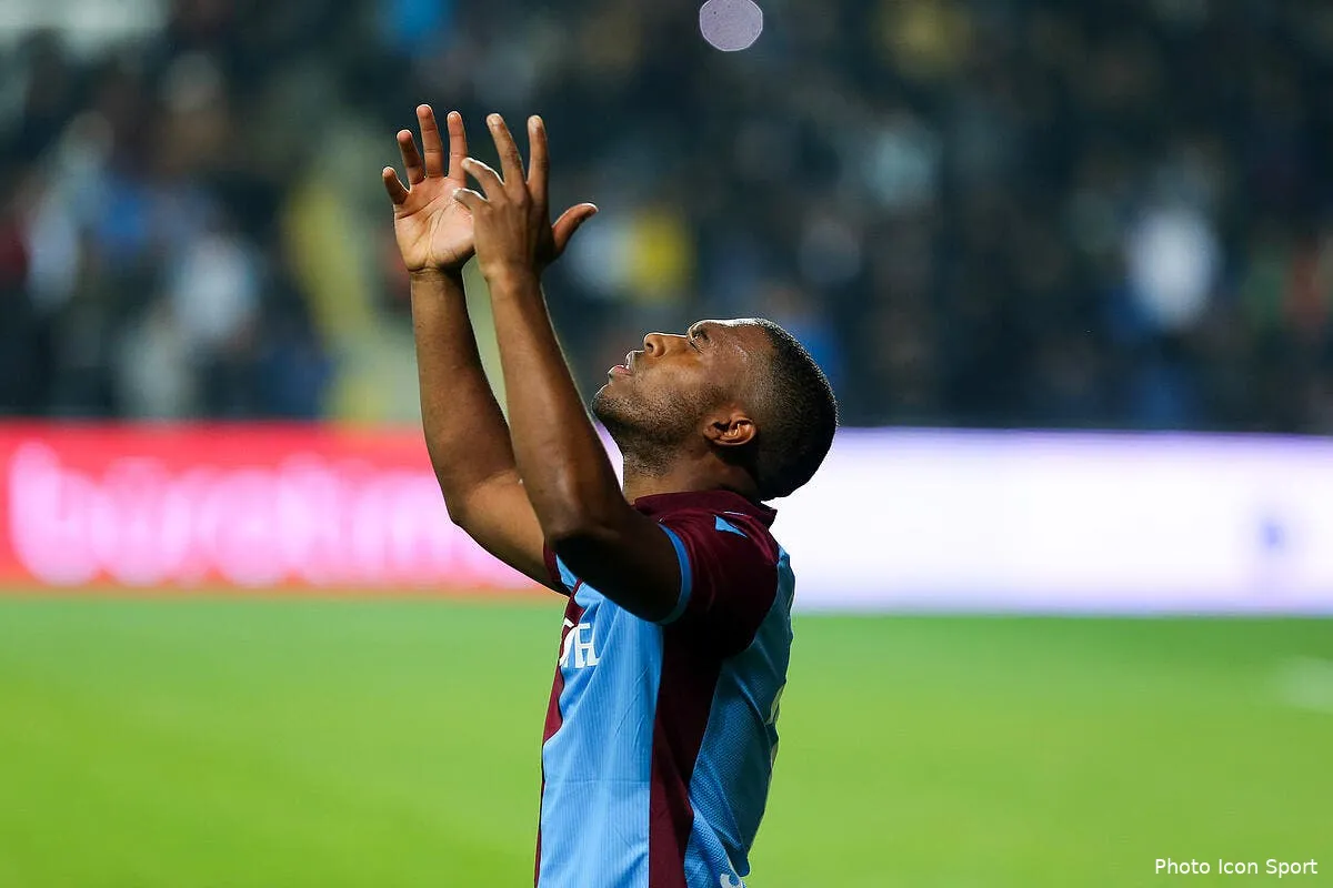 ang daniel sturridge suspendu pour paris illegaux icon seskim sh basaksehir v trabzonspor 281019 76279775