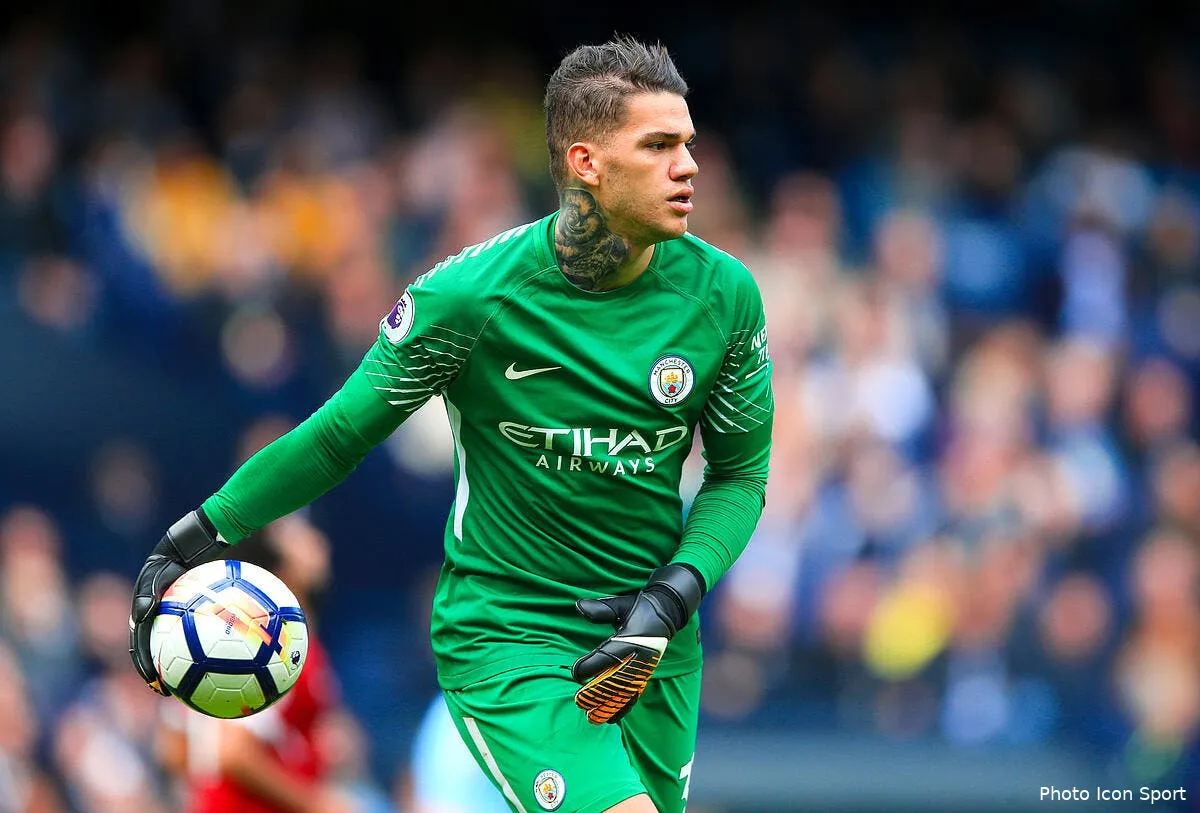 ang fracture de la machoire pour le gardien de man city iconsport icon pa 32719109192671