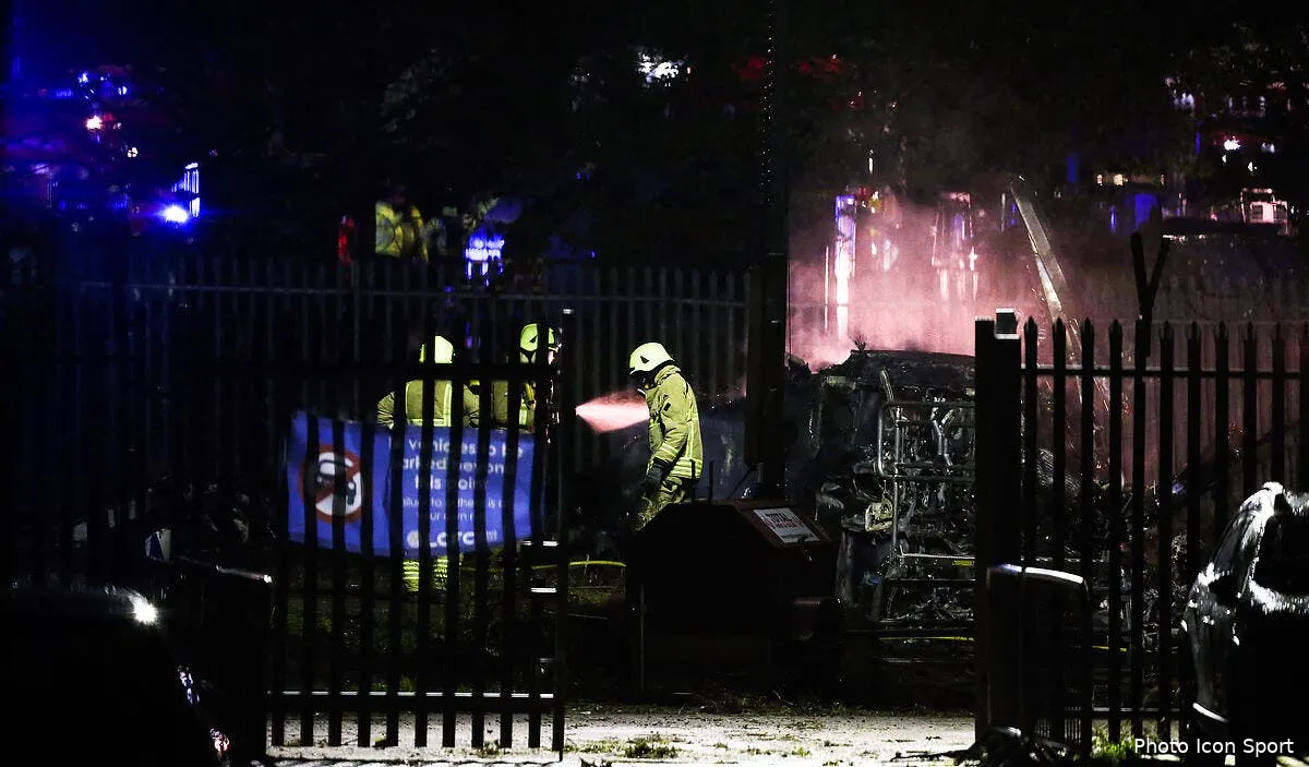 ang l helicoptere du president de leicester s ecrase pres du king power stadium iconsport icon spi 271018 01 04 1234497