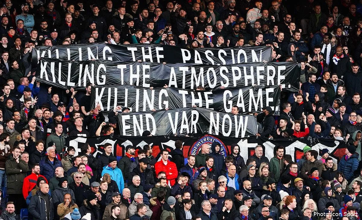 ang une foudroyante banderole anti var en premier league icon 49494612275131