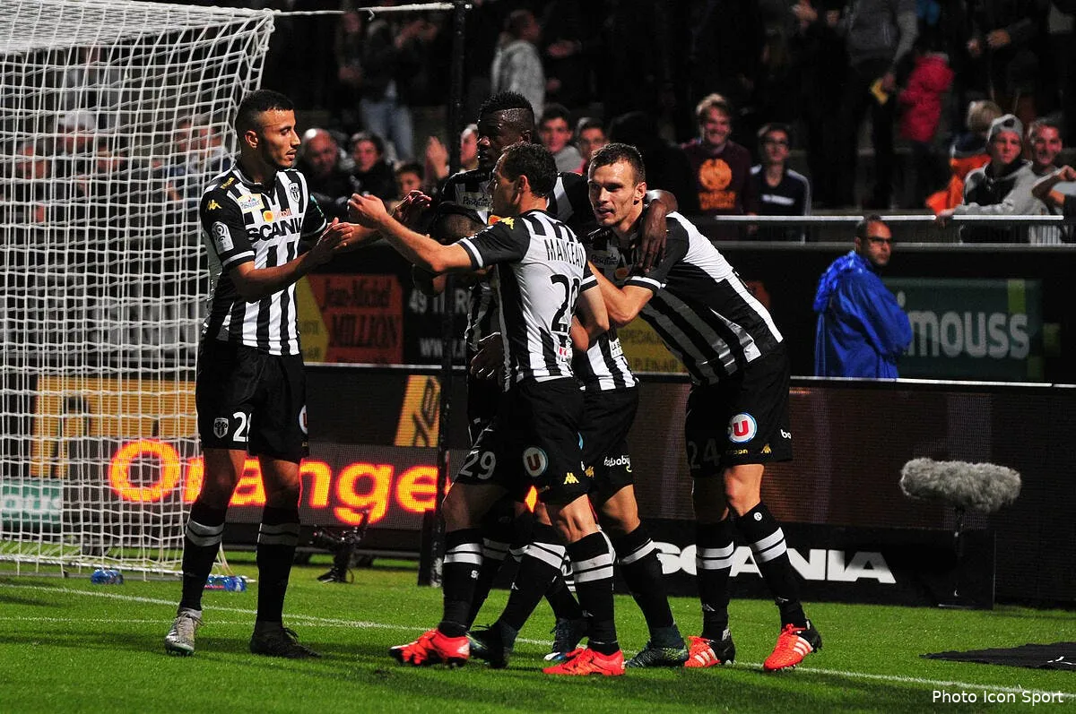 angers continue sur sa lancee guingamp remonte iconsport leb 031015 01 08122261