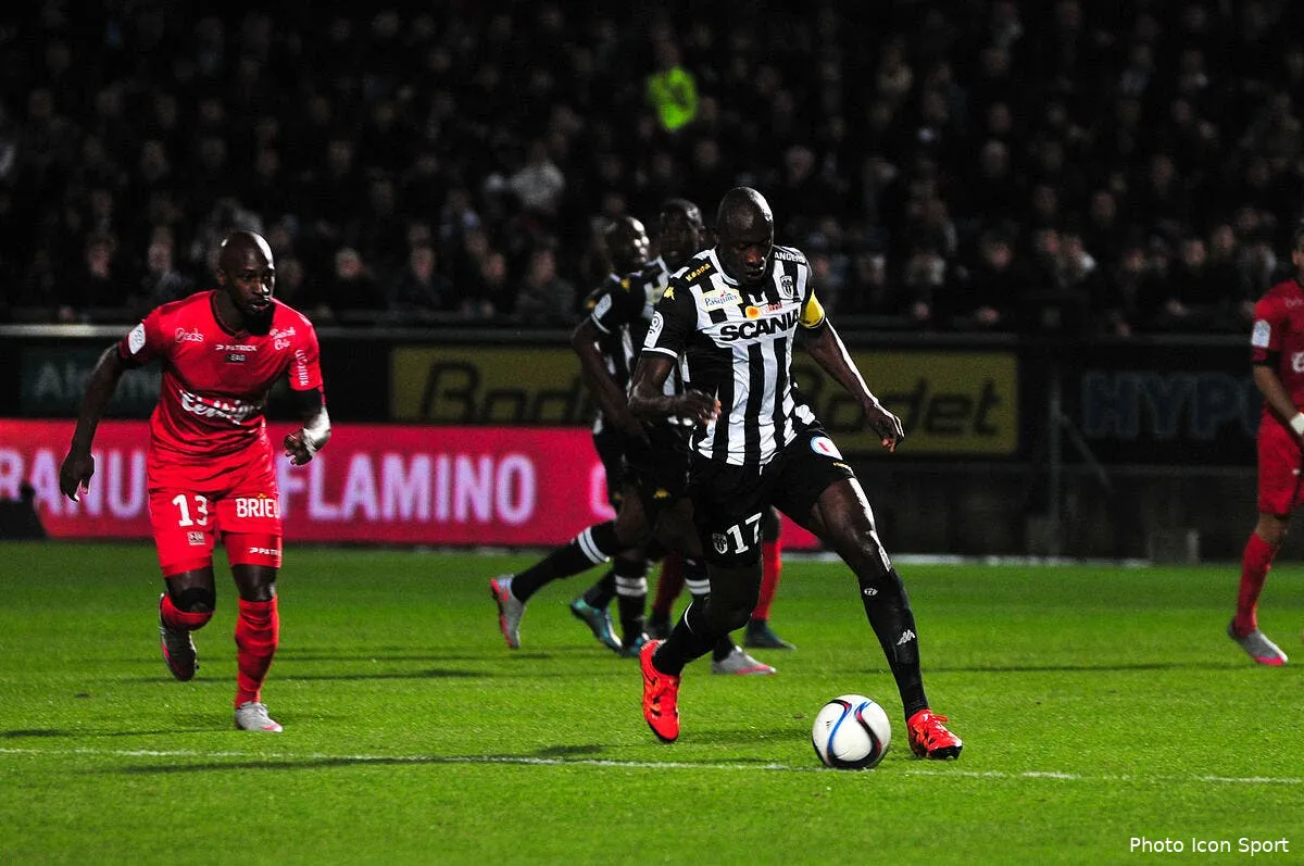 angers est decu et prend gout au podium iconsport leb 241015 01 02123851