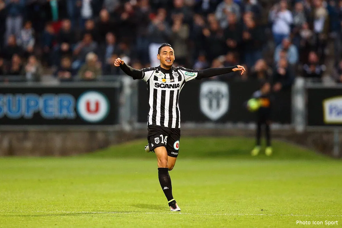 angers ketkeophomphone prolonge au sco iconsport blo 140516 01 09145140