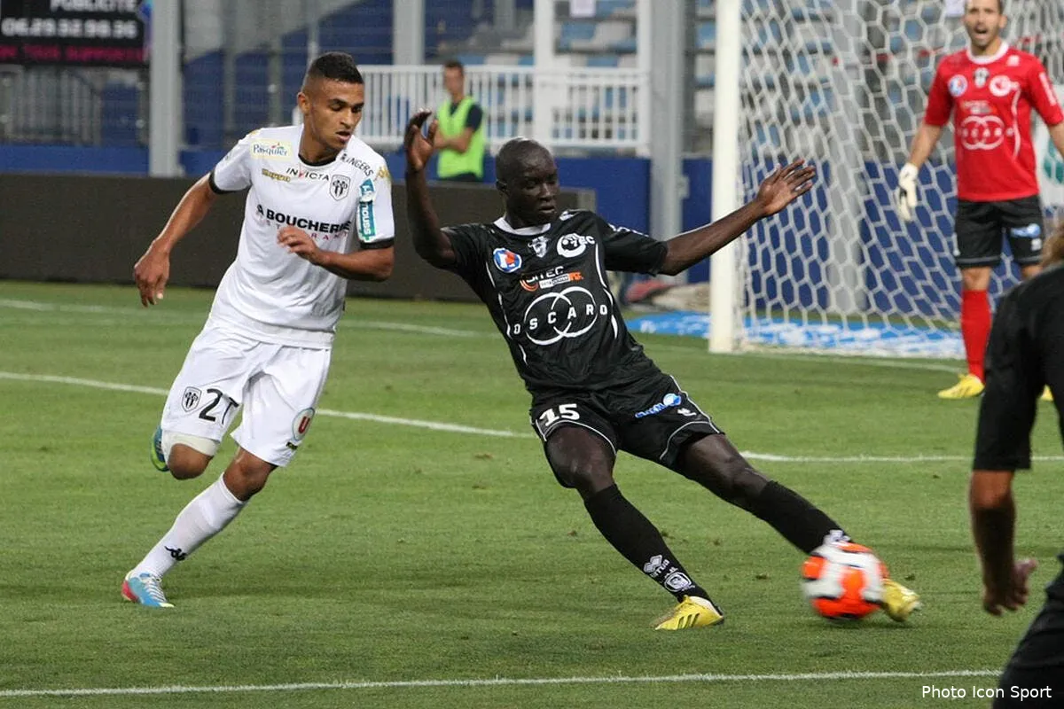 angers s accroche a bastia et prend la tete iconsport mae 230813 01 0164005