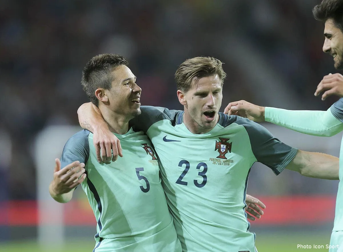 angleterre portugal les compos 20h45 iconsport glo 290516 01 26144788