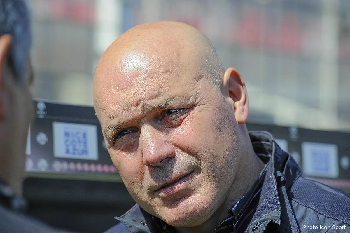 anigo meurtri et atterre par un tag insultant a l om iconsport aim 310313 44 4874831