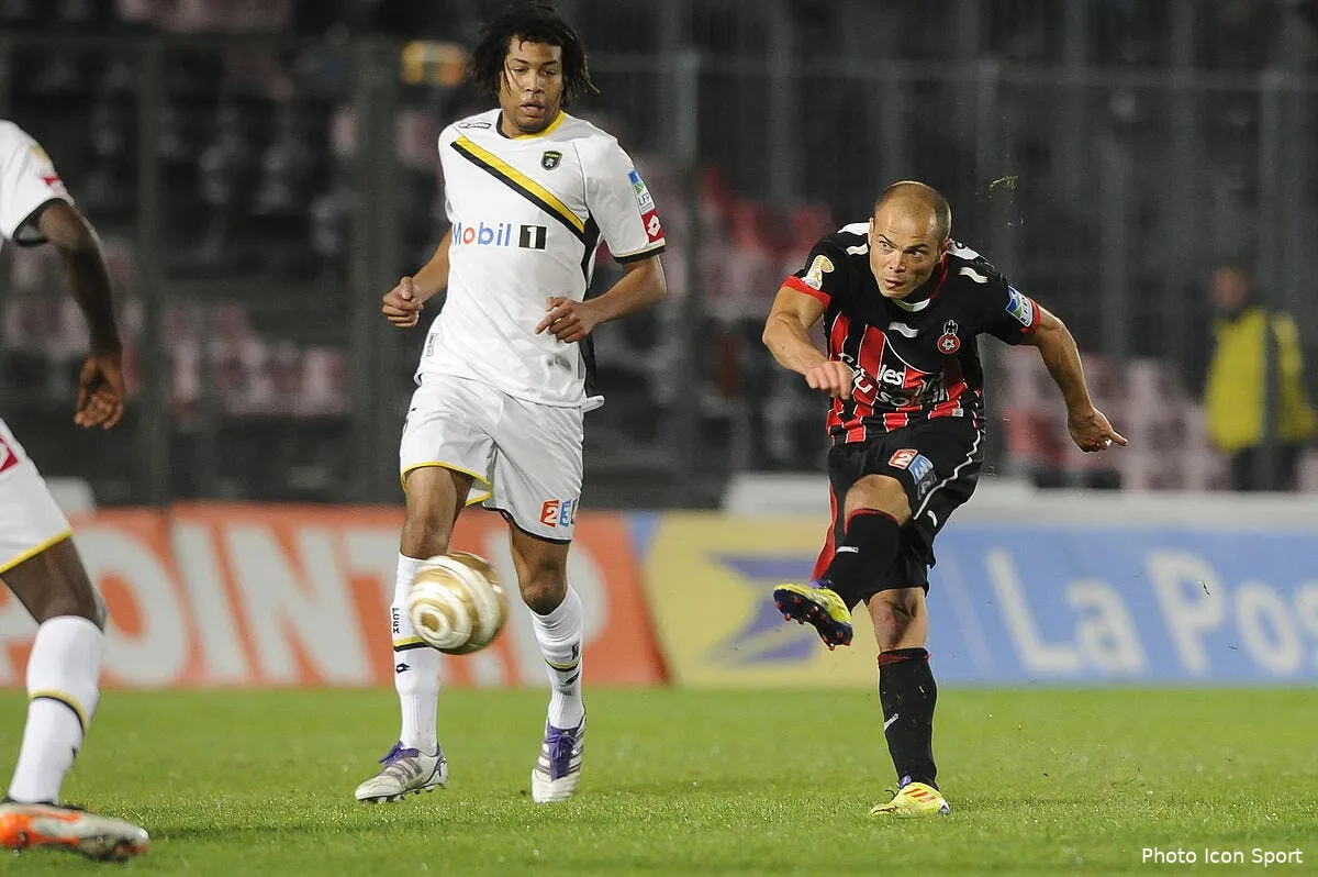 anin va signer a nice iconsport aim 261011 77 9129992