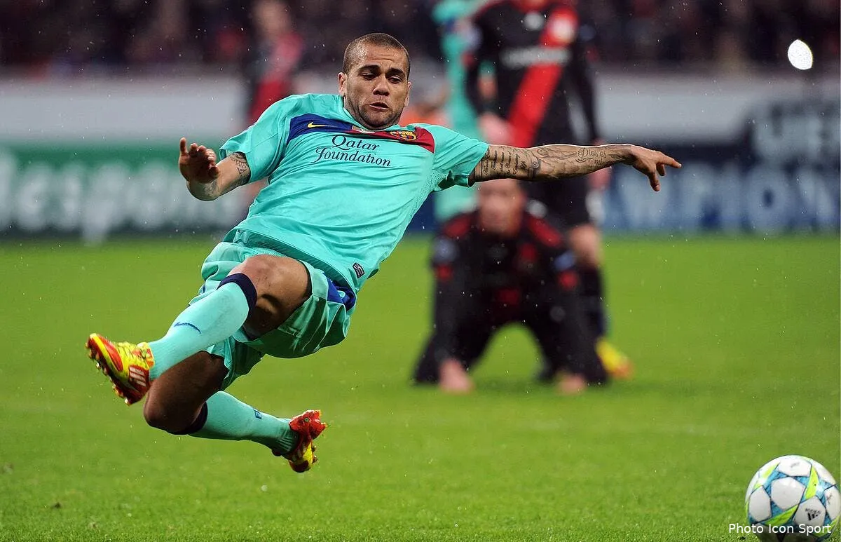 annonce au psg et a city daniel alves est dans le flou iconsport fir 140212 26 5236038