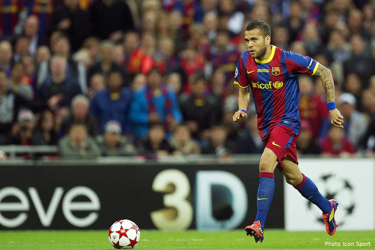 anzhi pret a mettre 40 me sur daniel alves iconsport ora 280511 17 2623618