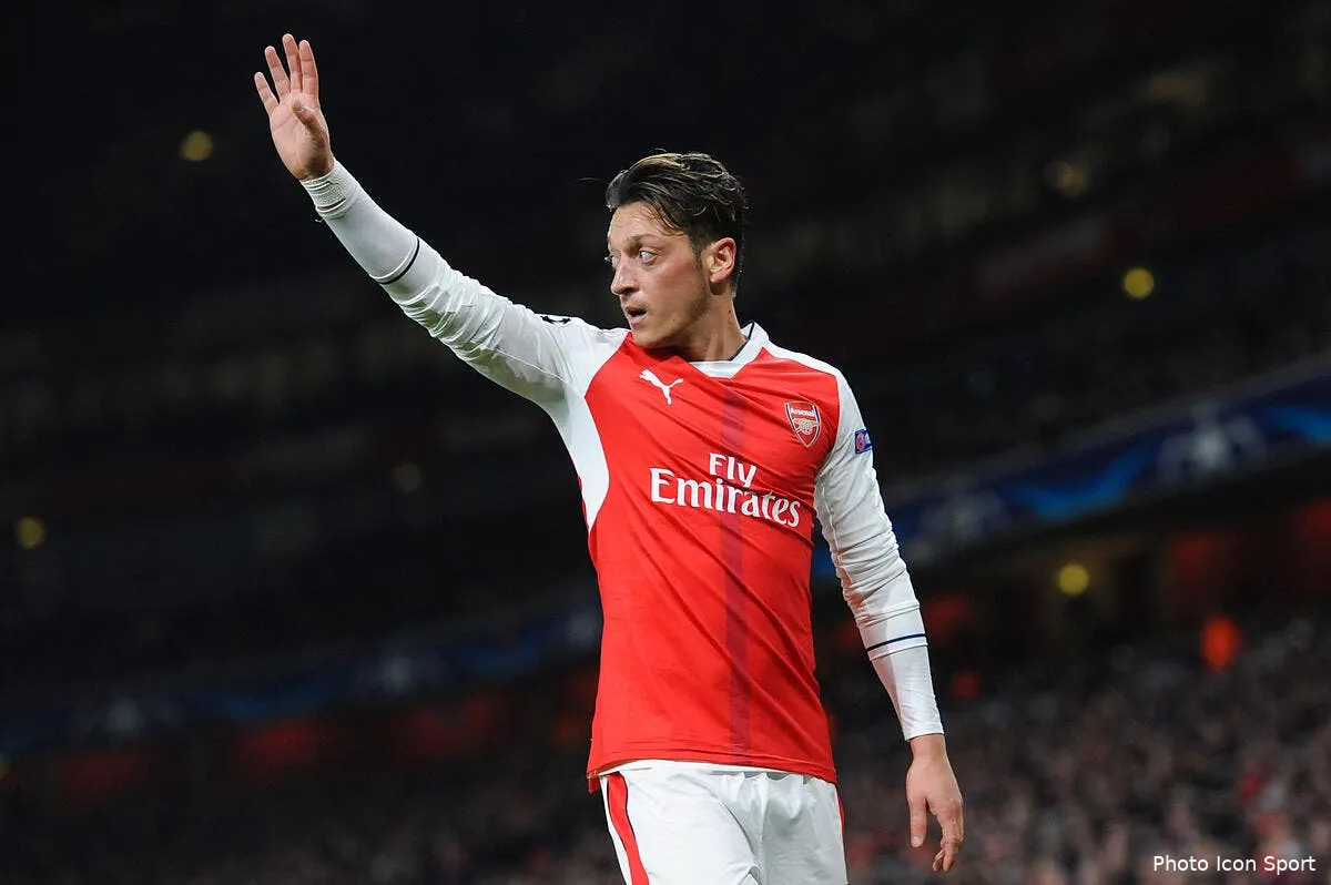 apres aubameyang arsenal finalise un dossier chaud du mercato ozil 6208547