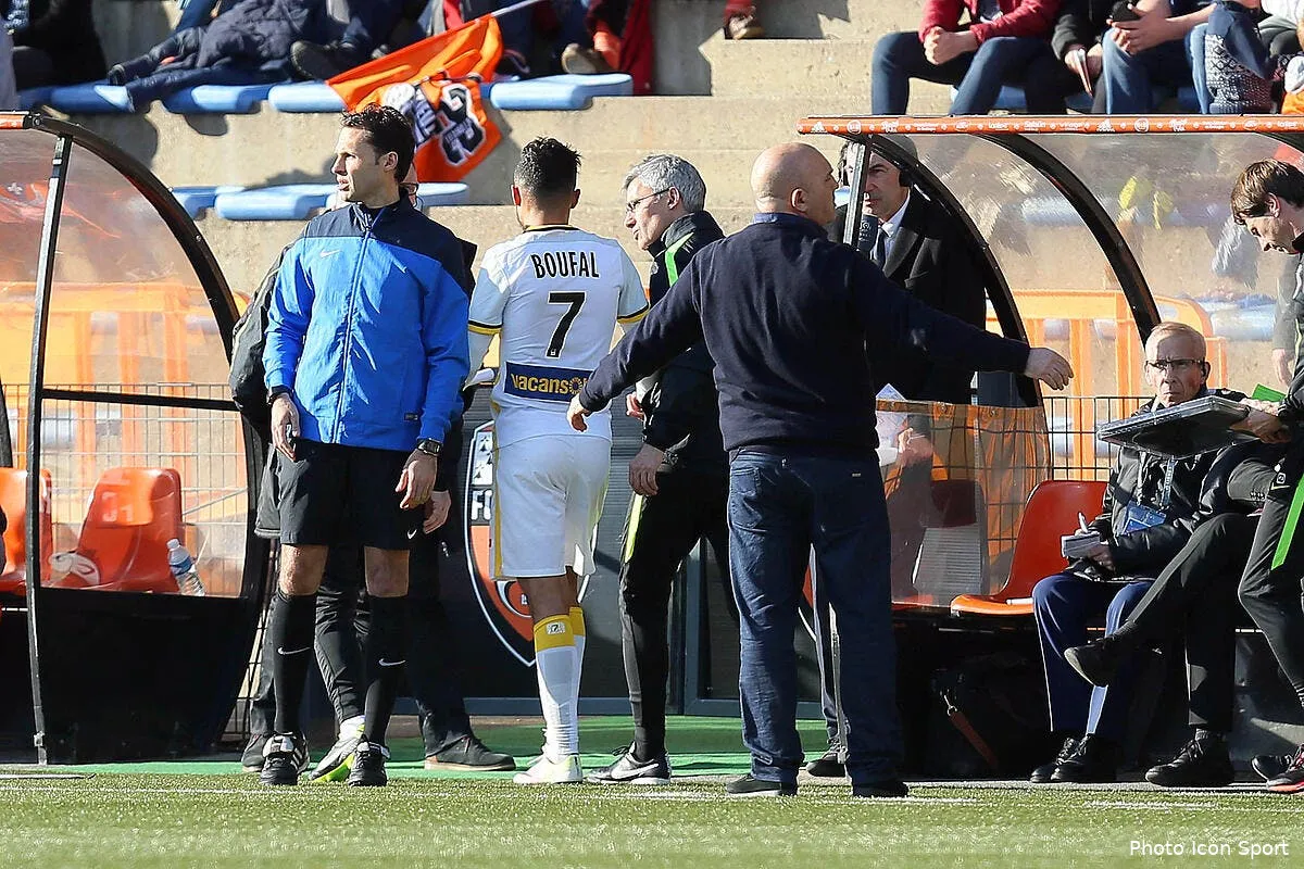 apres la blessure de boufal l unfp exige l interdiction du synthetique iconsport vmi 300416 05 07141762