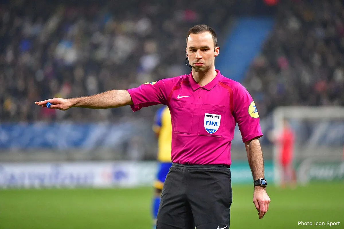 arbitrage la fff tente un echange inedit avec la suisse iconsport icon win 060218 01 39760209829