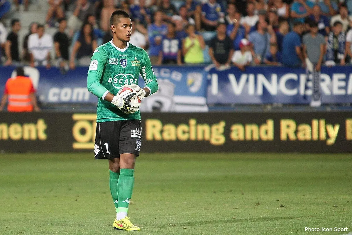 areola aimerait bien faire des miseres a son psg iconsport mae 090814 53 1189647