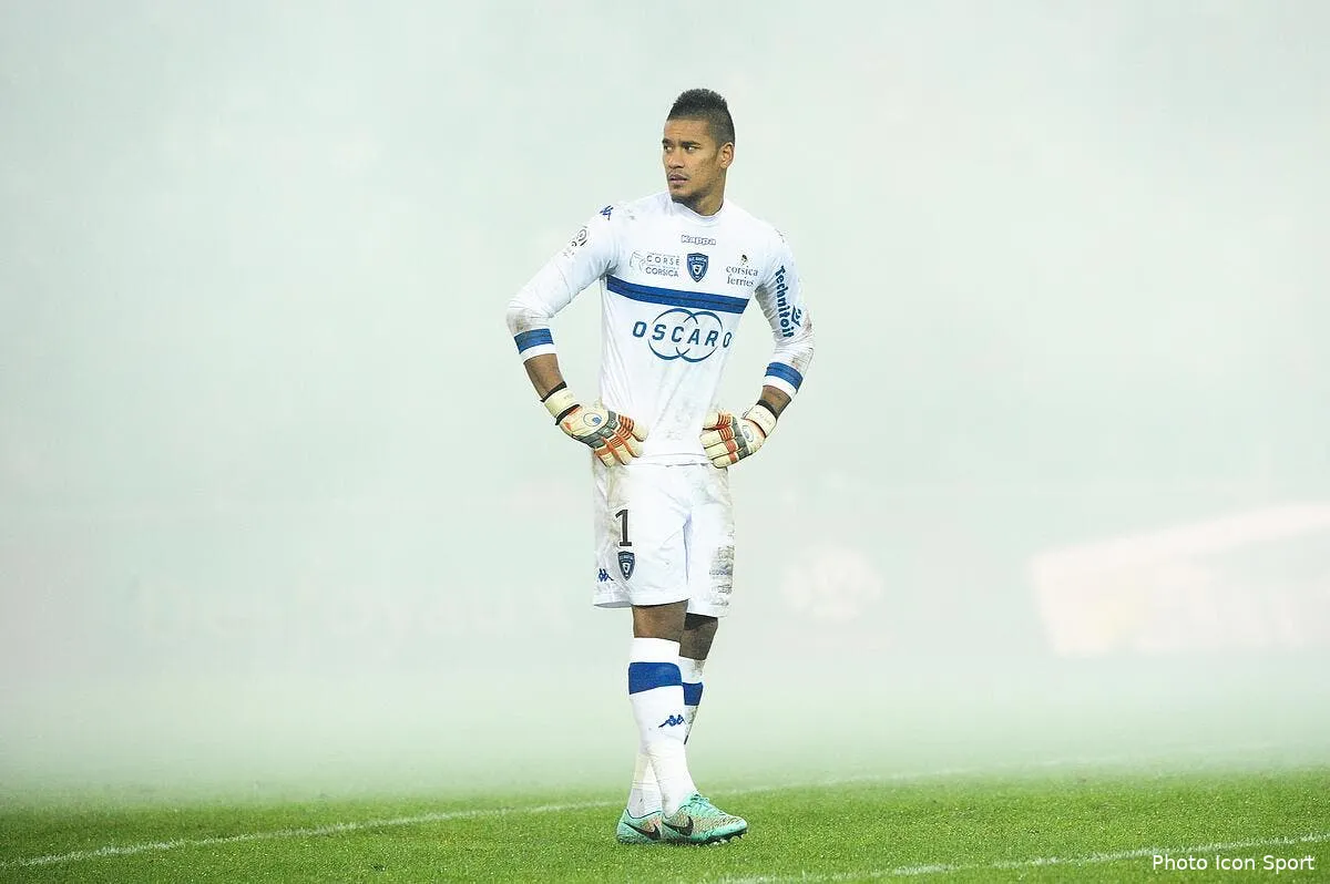 areola officiellement prete a villarreal iconsport jpt 081214 09 02113973