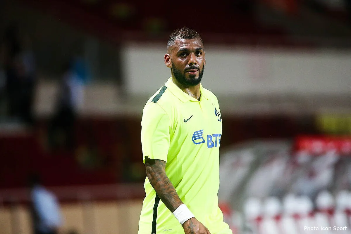 arnaque par le dynamo m vila se venge sur son logement m vila 1117193