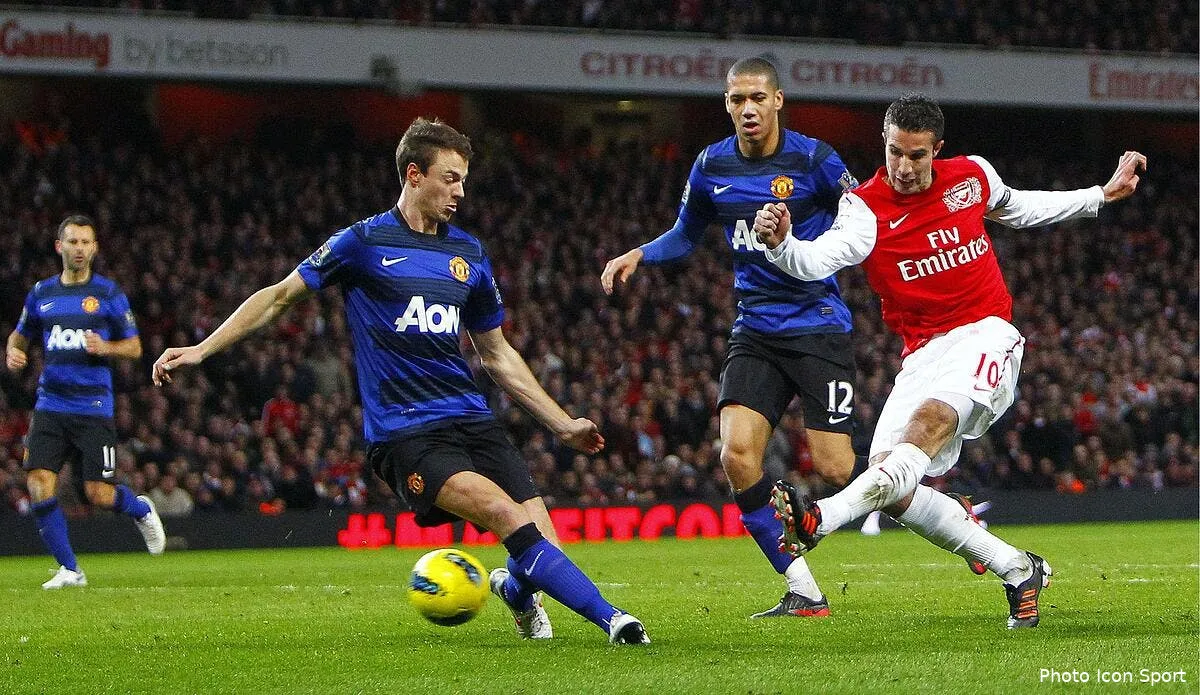arsenal confirme que van persie va signer a manchester united iconsport spi 220112 99 0438573