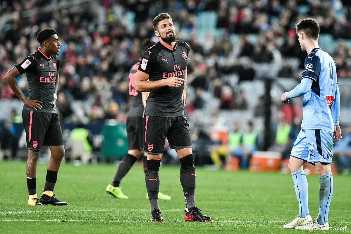 arsenal heureux avec lacazette giroud se voit rester iconsport icon acp 130717 40 17186495