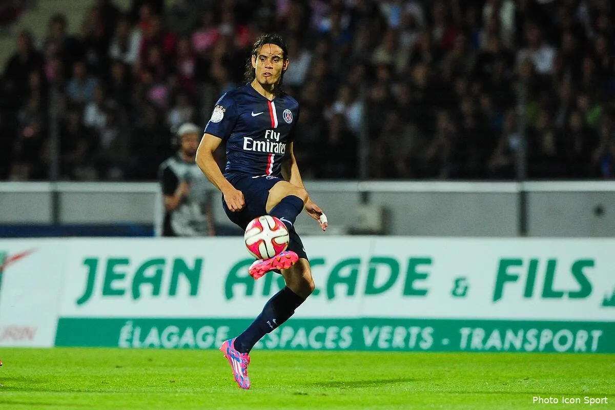 arsenal pret a lacher 63me au psg pour cavani iconsport jpt 240814 08 1590615