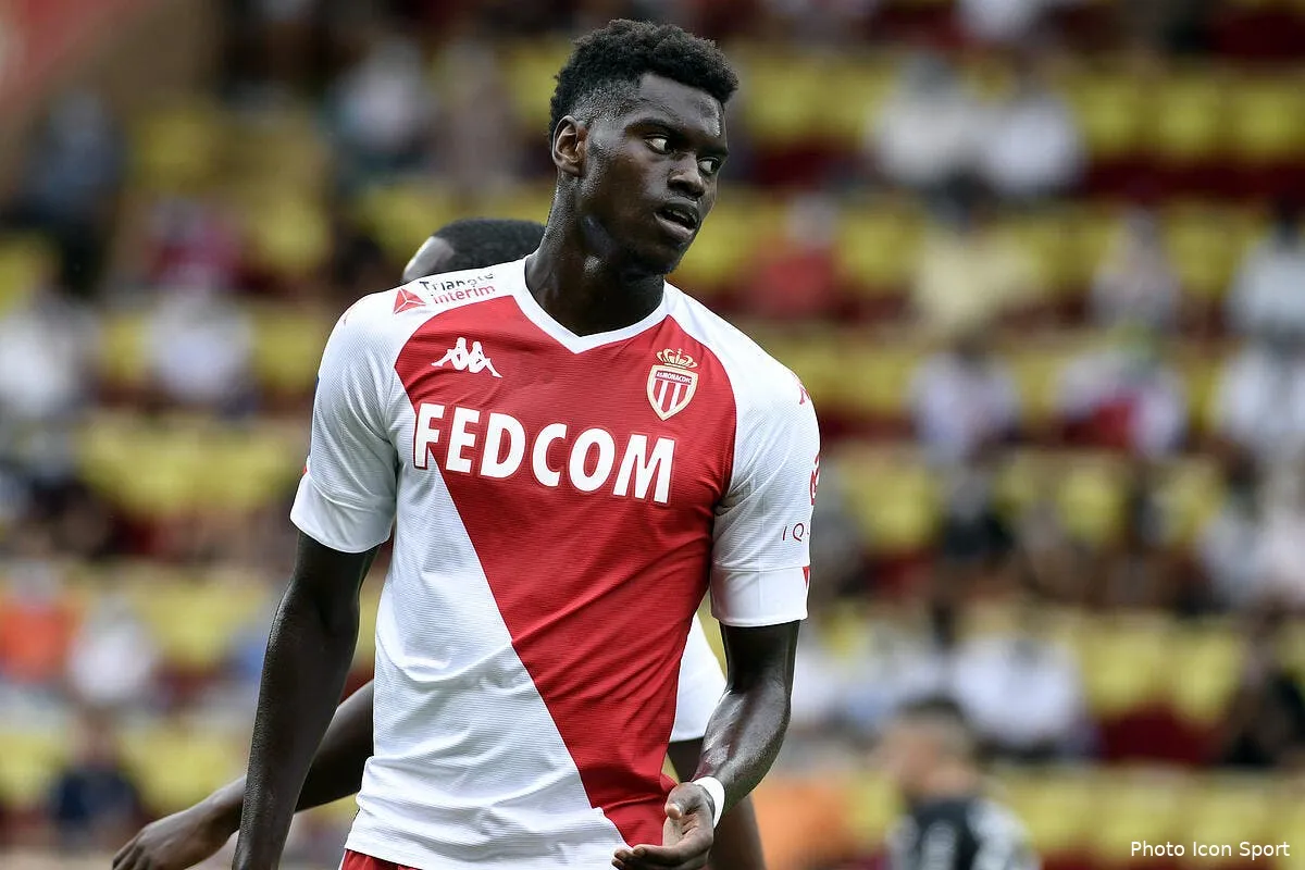 asm ca negocie avec man united le nom de martial cite benoit badiashile 1292615