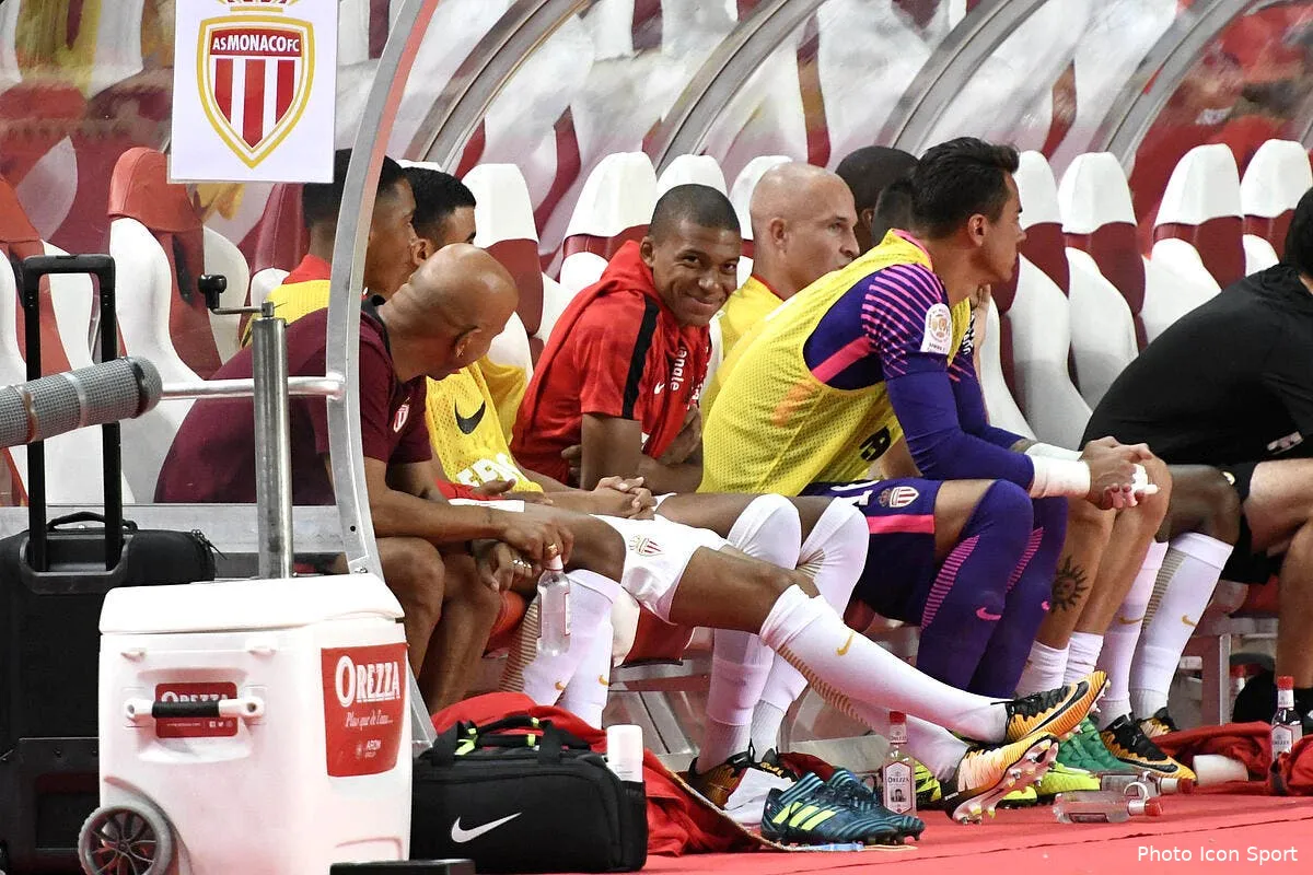 asm en attendant le psg mbappe s est bien marre iconsport icon anp 270817 05 15191161