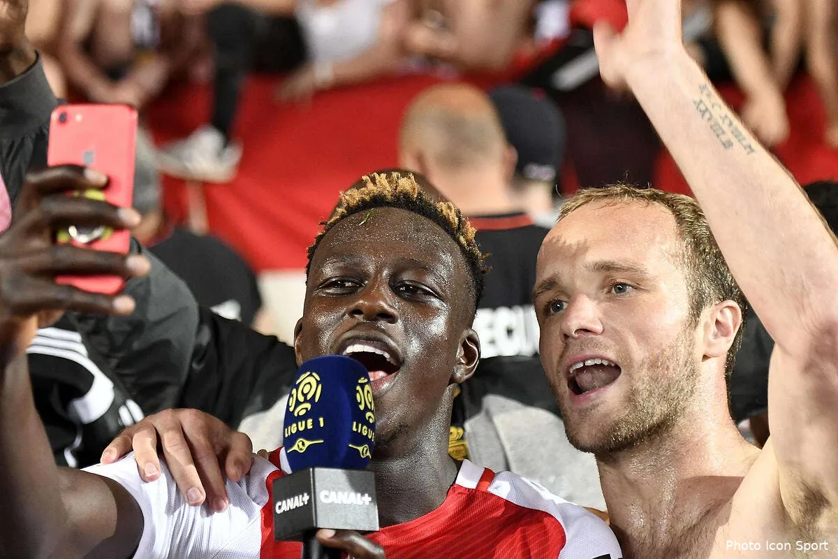 asm en mode om mendy derape et s en prend au psg mendy 12180508