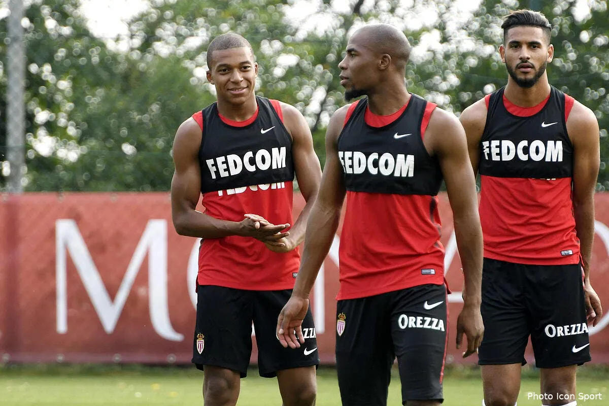 asm et maintenant un depart de sidibe au barca iconsport icon anp 100717 05 57186215