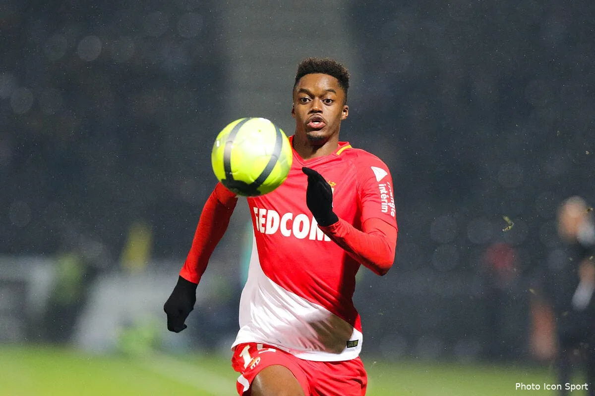 asm l asse peut oublier diakhaby il signe a huddersfield icon lem 100218 01 13225017