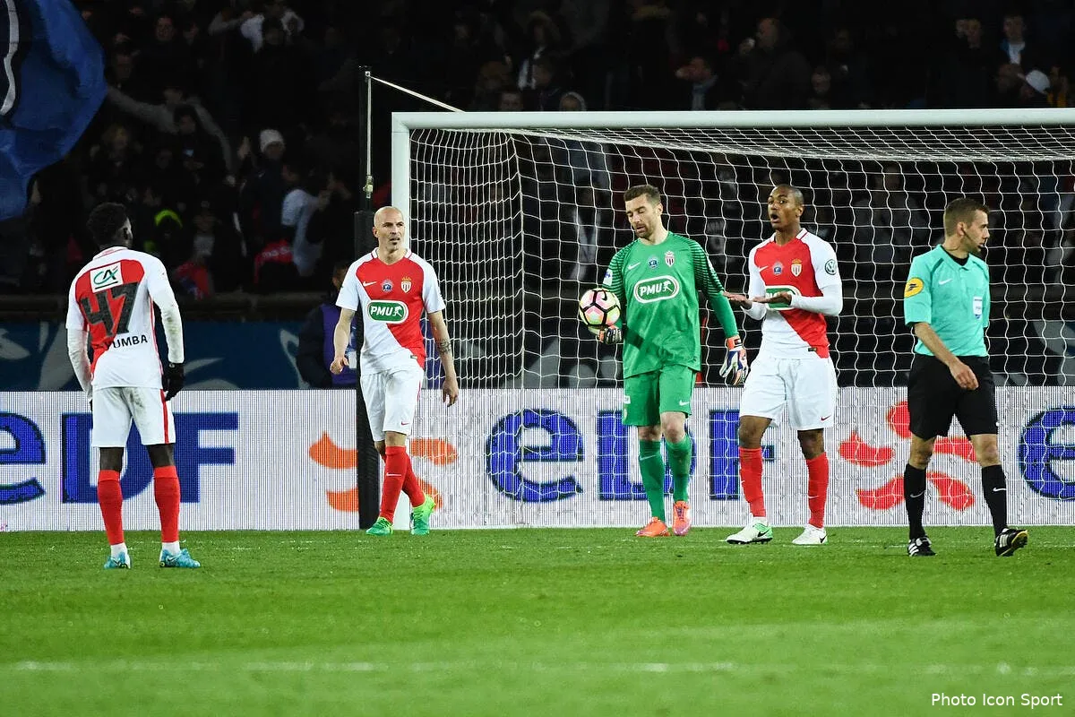 asm le baby sitter de monaco se prend un 2 10 iconsport dib 260417 100 40178076