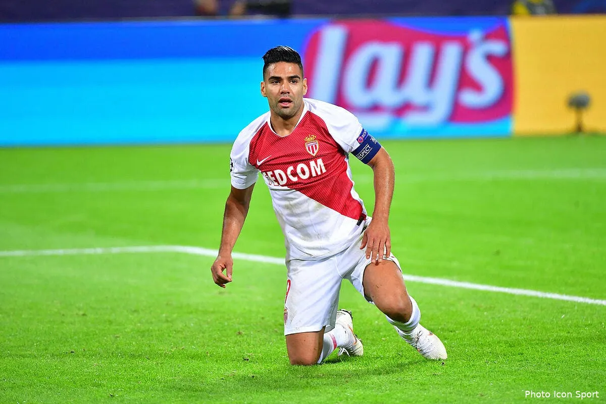 asm le pere de falcao decede d une crise cardiaque icon win 031018 05 77240861