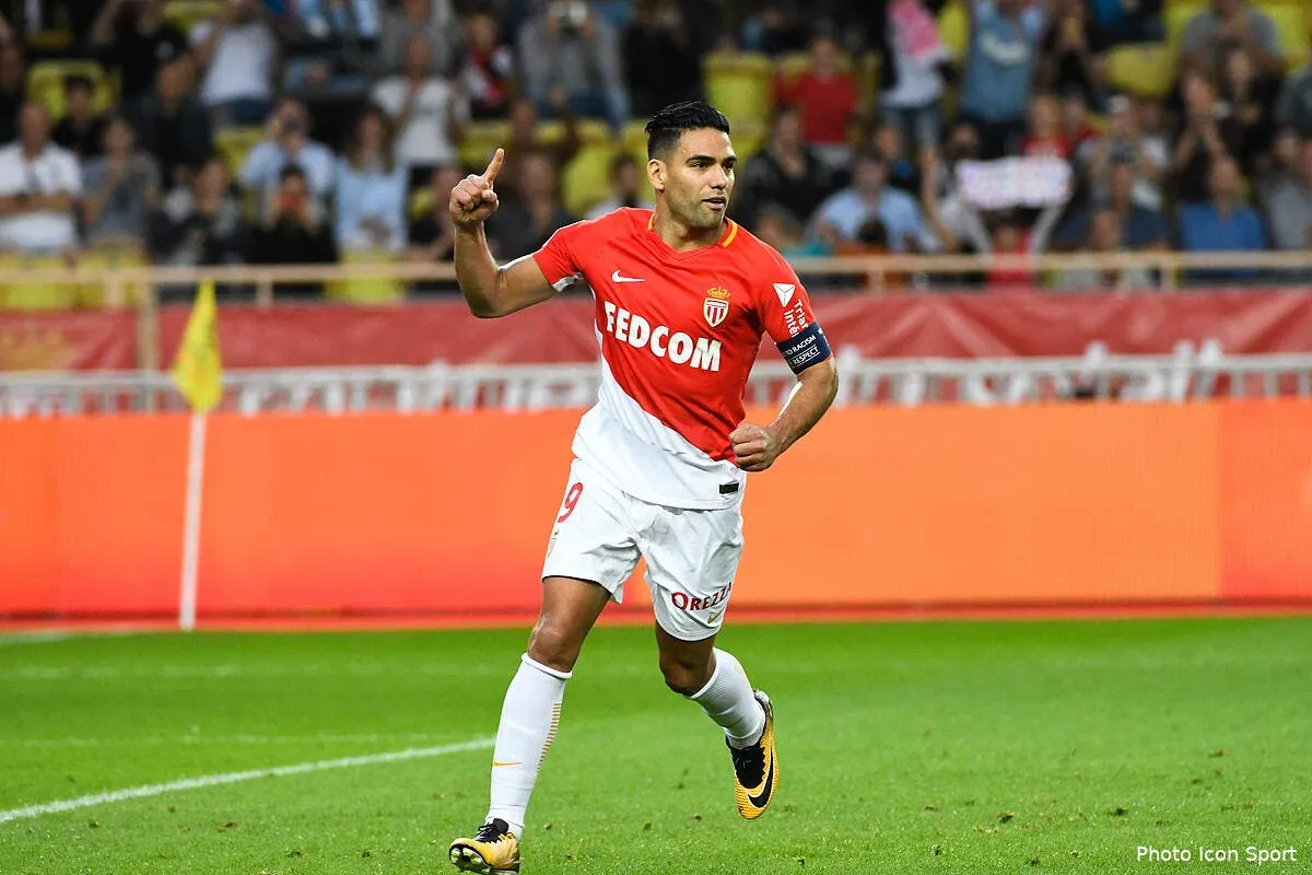 asm le retour de falcao a amiens iconsport icon zua 211017 02 09199937
