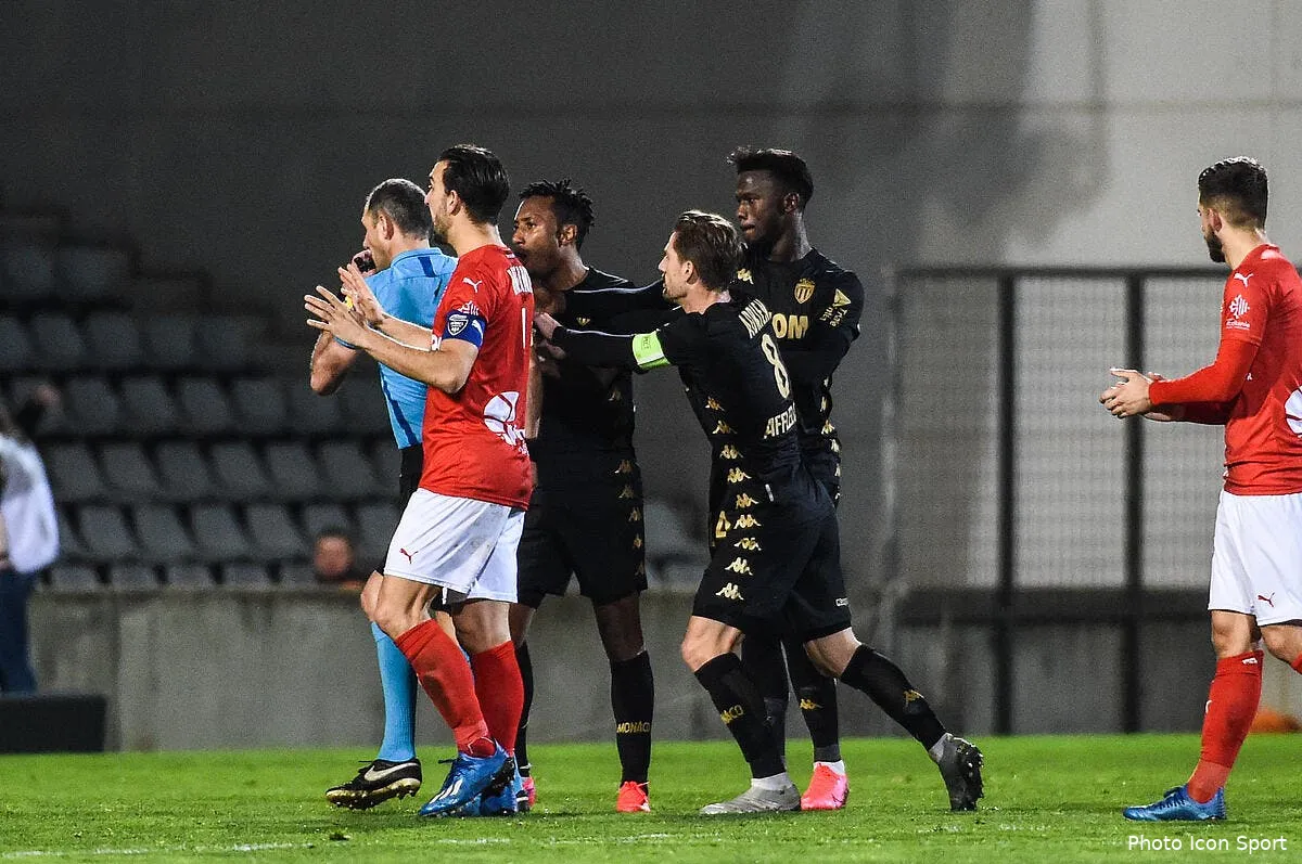 asm martins secoue l arbitre monaco au bord de la crise icon dim 010220 02 36277205