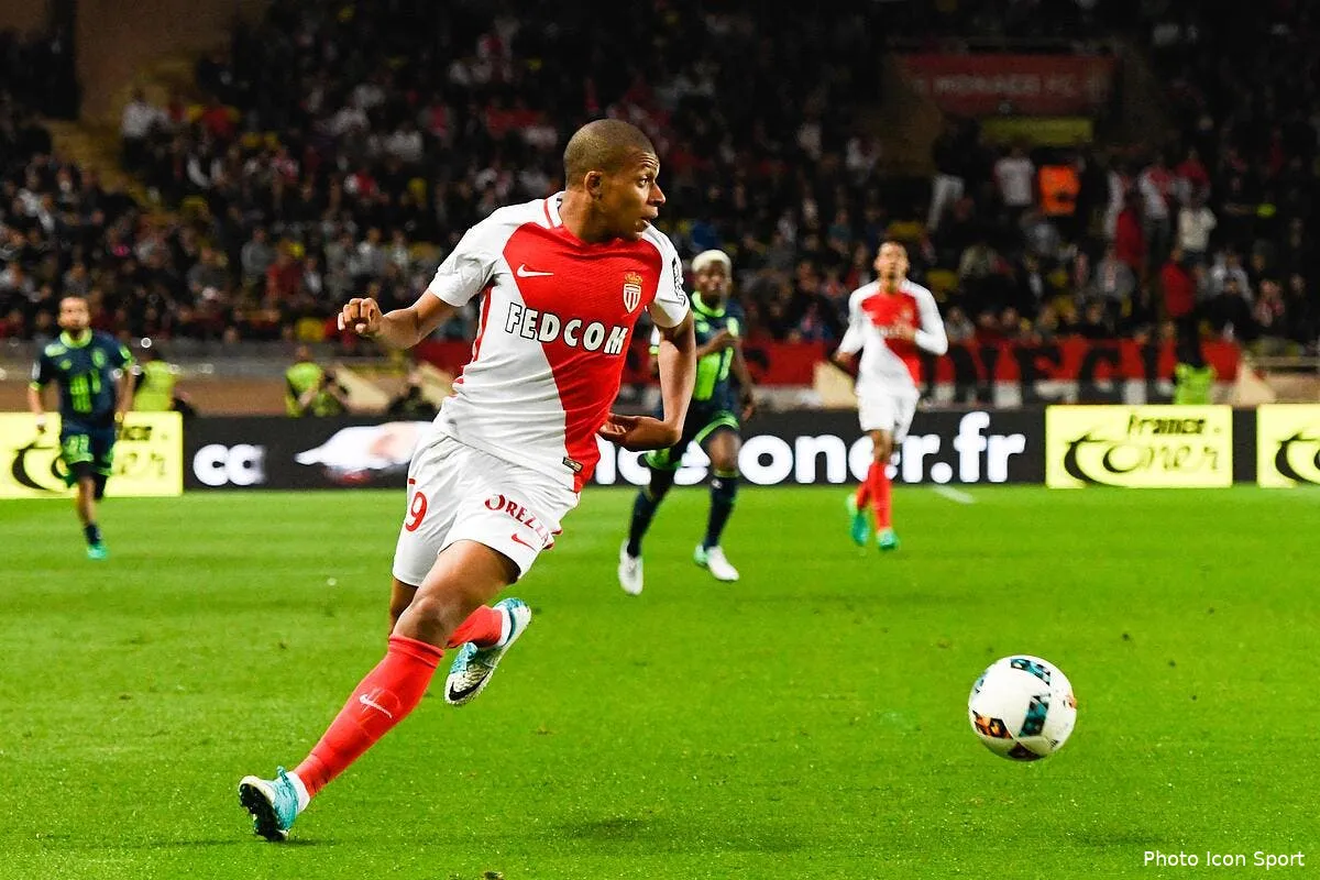 asm mbappe ressemble un peu a neymar et c est benzema qui le dit iconsport zua 150517 08 46180274