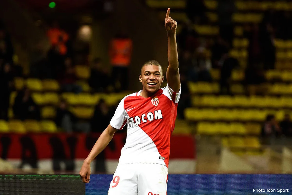 asm mbappe rigole de la comparaison avec cristiano ronaldo et messi iconsport zua 110217 02 08170546