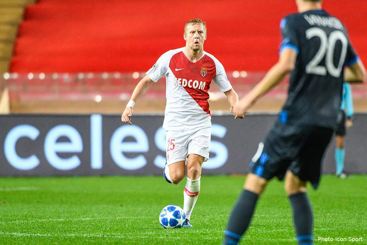 asm meconnaissable ce cadre pense a fuir au mercato iconsport icon del 061118 11 29235703