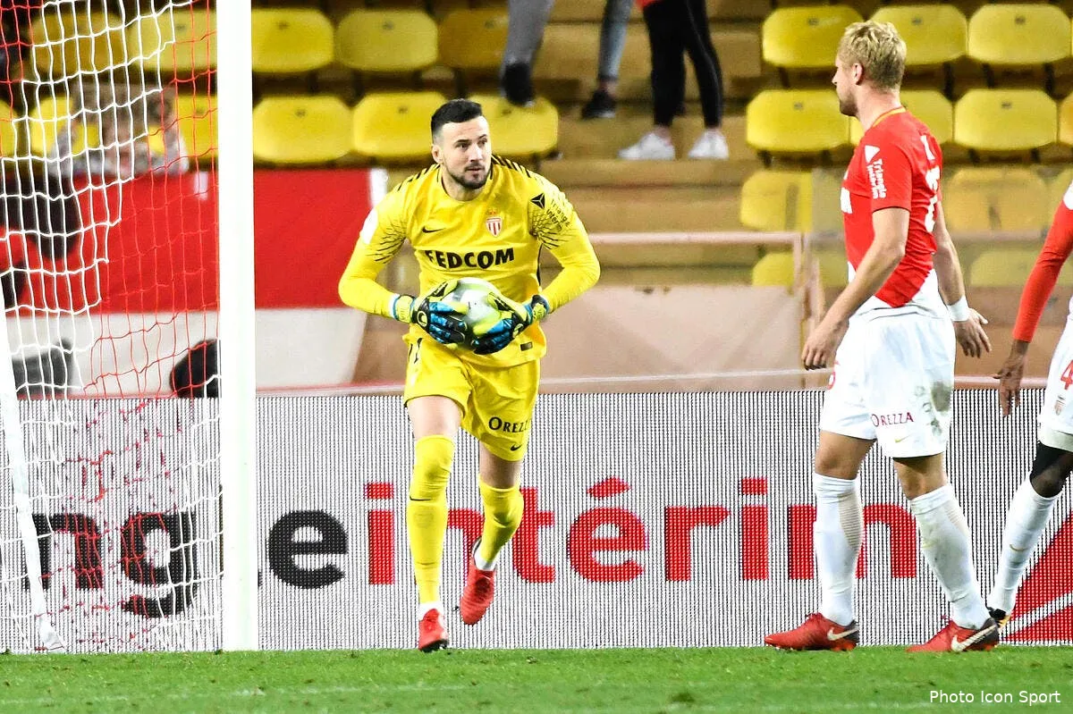 asm menes reclame a jardim de pousser subasic sur le banc iconsport icon zua 021217 18 07202745