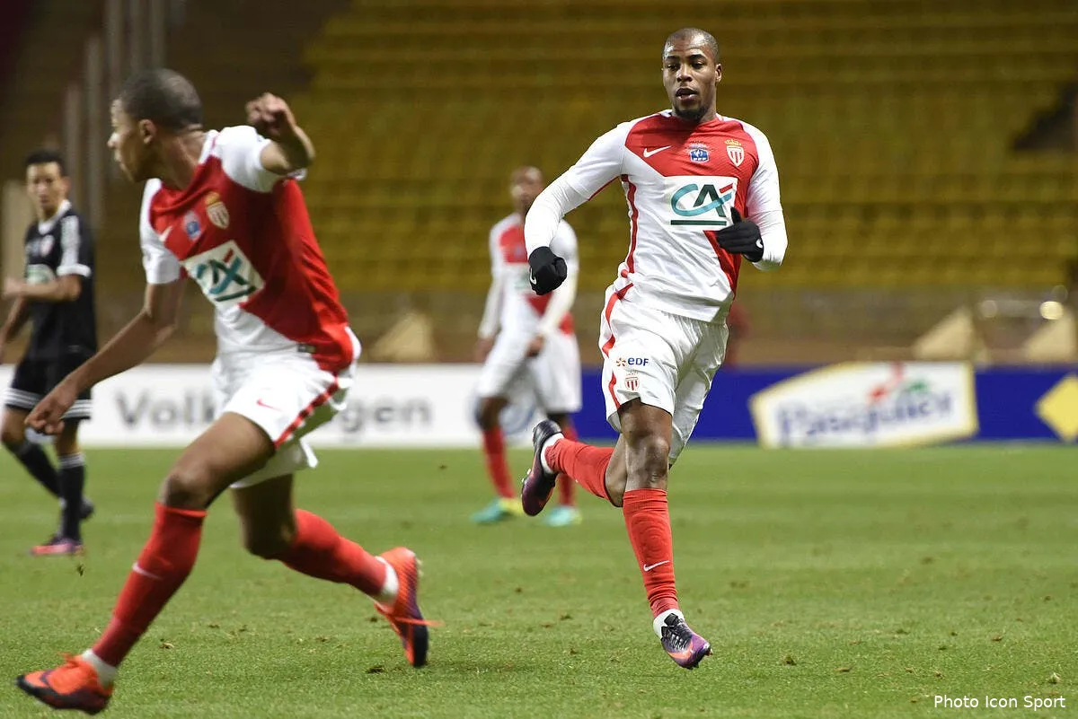 asm sidibe a bien fait expres de se prendre un jaune iconsport anp 060116 05 09168170