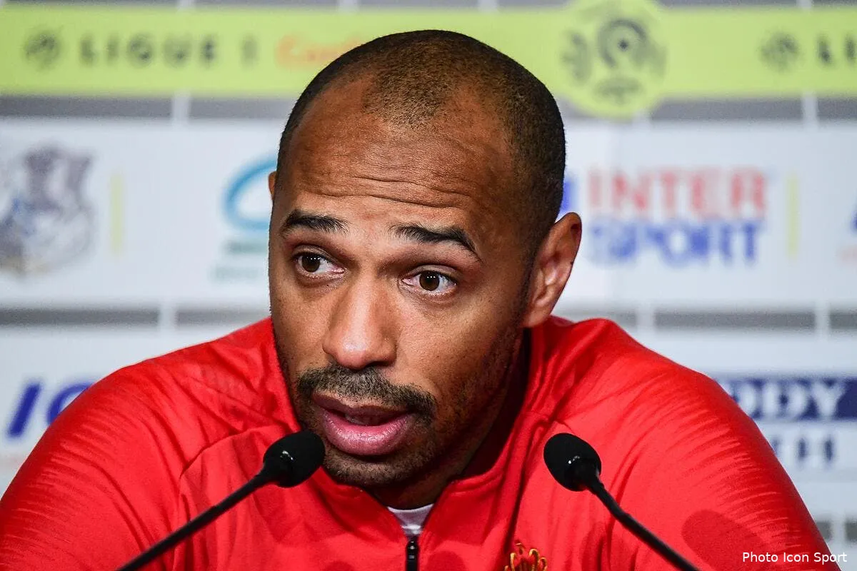 asm thierry henry et le coup de la chaise ca va rester iconsport icon dib 041218 14 04238699
