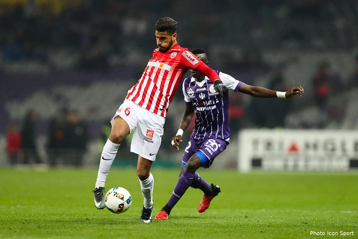 asnl nancy evite que les joueurs s egorgent dans le vestiaire iconsport blo 171216 10 09164642