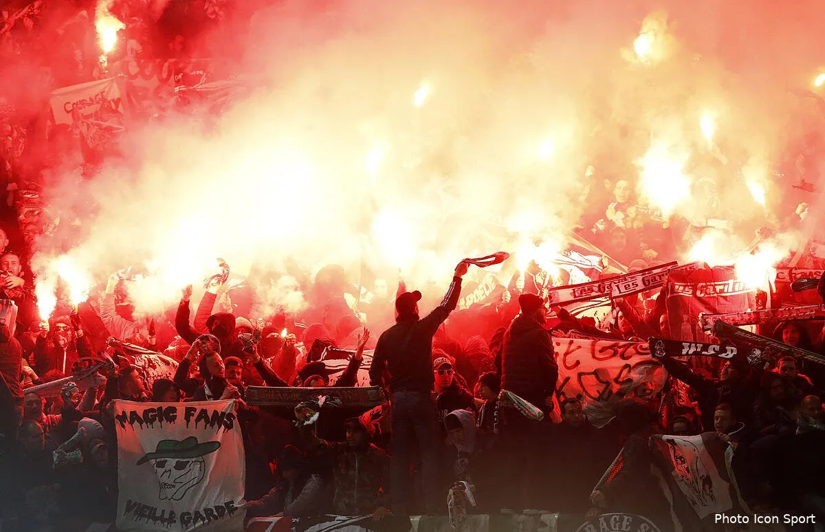 asse 16 supporters expulses d un avion et renvoyes a lyon iconsport pa 30146851171122