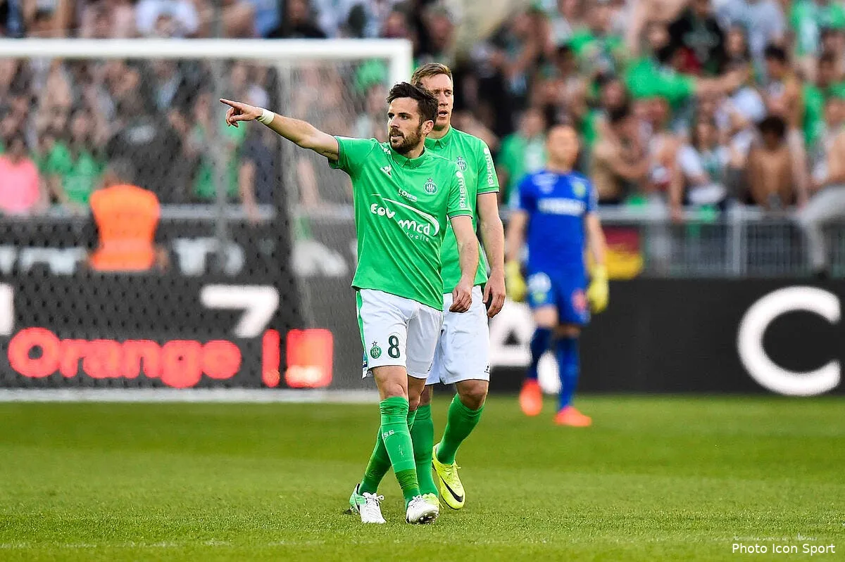 asse corgnet glisse un tacle a galtier en passant iconsport laf 090417 08 02176876