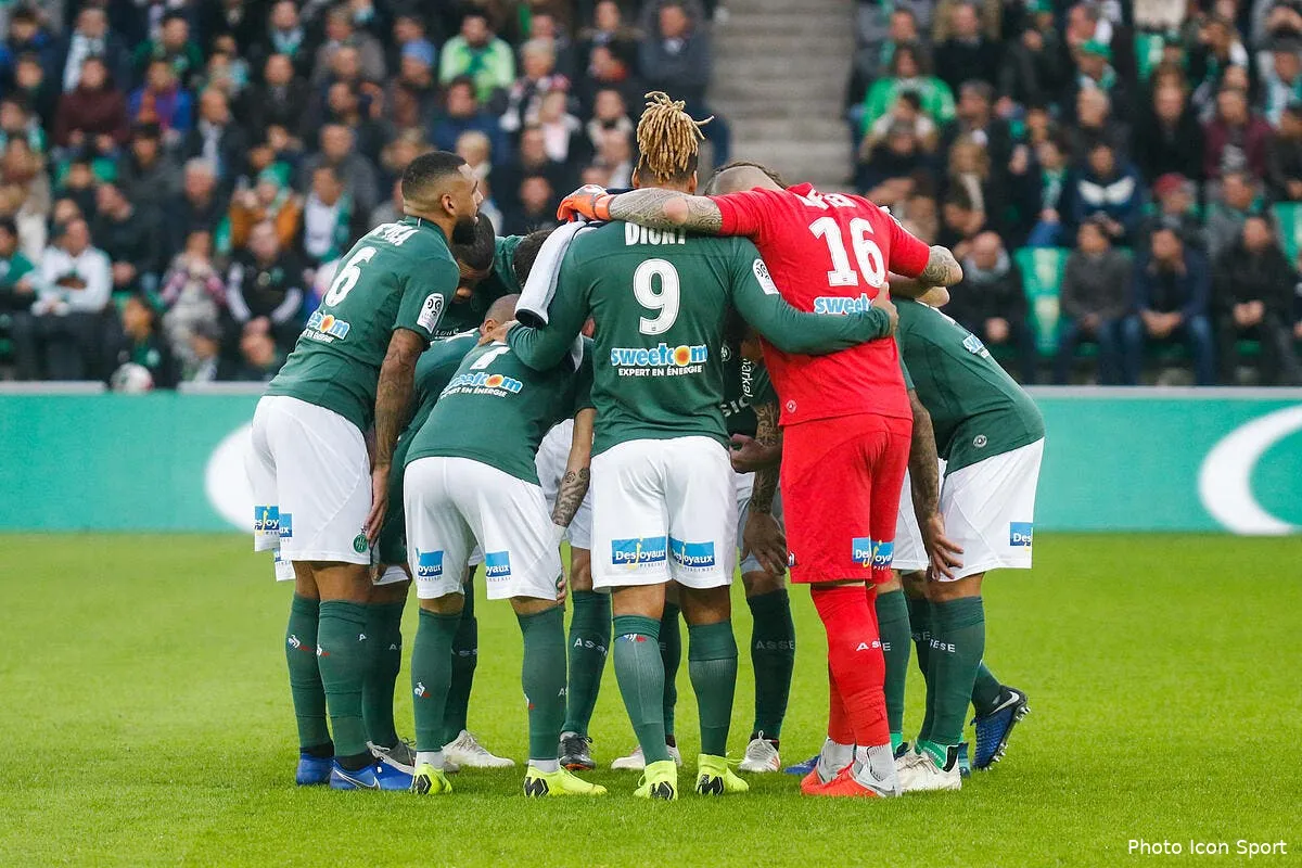 asse herbin a pris son pied devant l asse il remercie un homme icon bia 041118 45 18235443